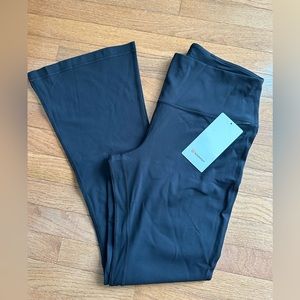 Lululemon Align HR Flare Pant 32” NWT black size 14